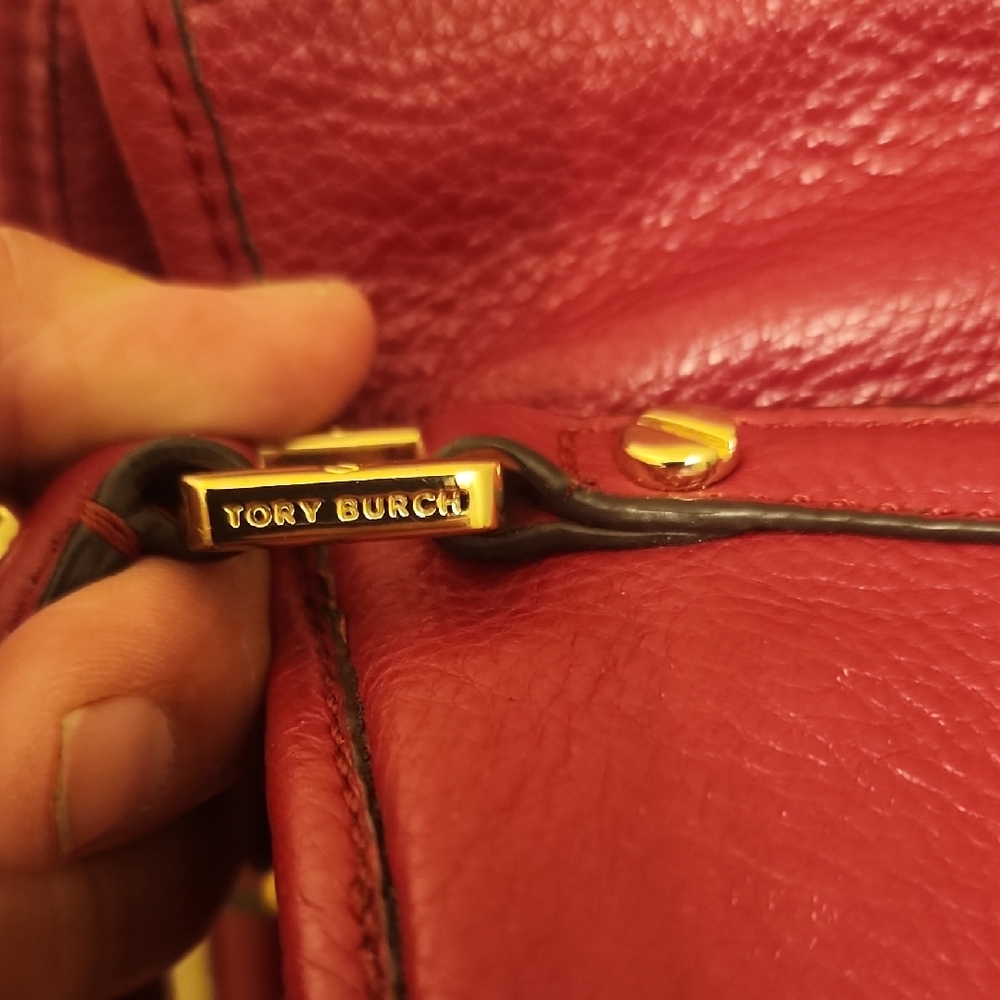 Tory Burch Amanda Fuchsia Leather Hobo Shoulder Bag w/ Crossbody Strap - Picture 7 of 12